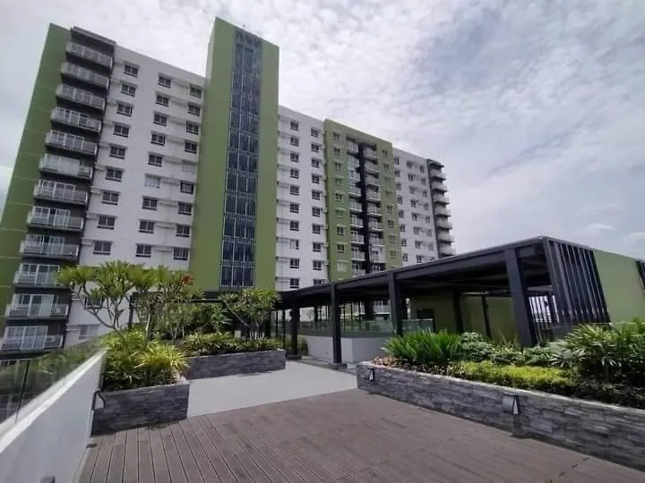 Davao Condo 0*,  Filippinerne